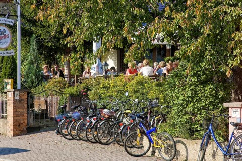 Meissen Eiscafe Eckhardt on the Elbe cycle path
