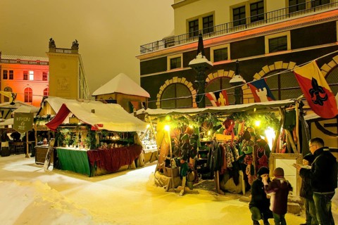 The nostalgic Christmas market in the stable yard of Dresden's Residence Palace also offers quiet