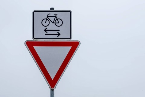 Traffic sign, give way, additional sign cyclist in both directions, Münsterland, North