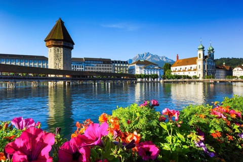 Chapel Bridge with Pilatus, Reuß, Old Town Lucerne, Switzerland, Europe