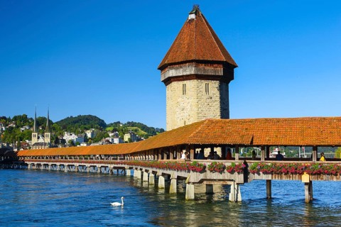 Chapel Bridge, Reuß, Lucerne, Switzerland, Europe