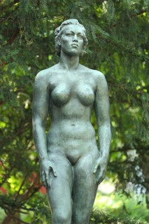Sculpture Ring of Statues by Georg Kolbe 1954, woman, nude, figure, Rothschildpark, Westend, Main,
