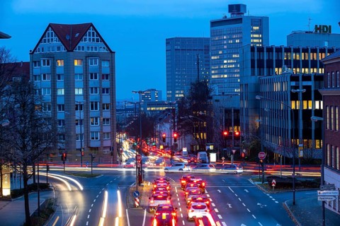 Evening city centre traffic in Essen, large intersection of Bismarckstrasse, B224, Friedrichstrasse