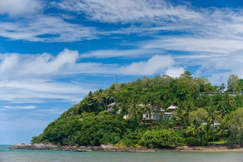 Luxury villas in the bay, palm trees, tropics, tropical, living, architecture, jungle of Port