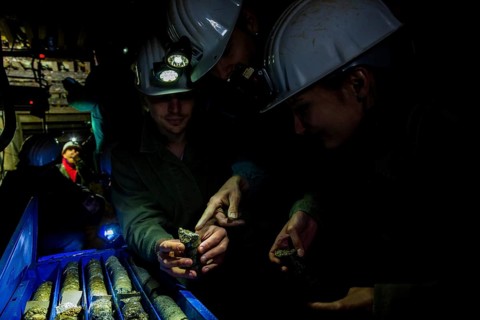 Reiche Zeche Mine Students check drill cores in the teaching and research mine