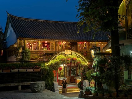 Old restaurant in Chinese wooden house, Dali, Yunnan, China, Asia