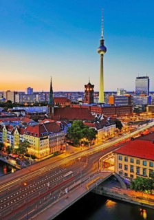 City view, elevated viewpoint with Spree, Nikolaiviertel quarter, Rotes Rathaus and Fernsehturm in