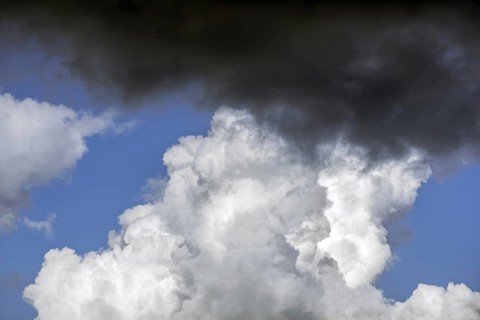 congestus, towering cumulus cloud (Cumulus) turning into Cumulonimbus calvus and black rain cloud