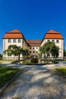 Geislingen moated castle, three-winged moated castle complex, former manor house of the Lords of