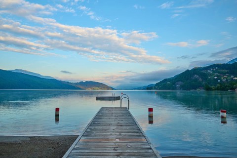 Lake, wooden jetty, bathing raft, sky, clouds, twilight, sunrise, summer, Lake Millstatt, Döbriach,