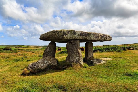 Portal tomb Lanyon Quoit, Neolithic dolmen in a meadow, Penzance, Cornwall, England, Great Britain