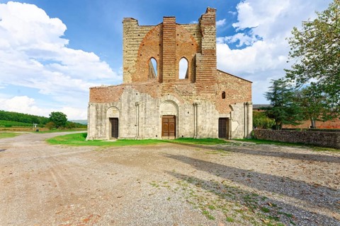 Main façade, church ruins of the Cistercian abbey of San Galgano, Abbazia San Galgano, Gothic,