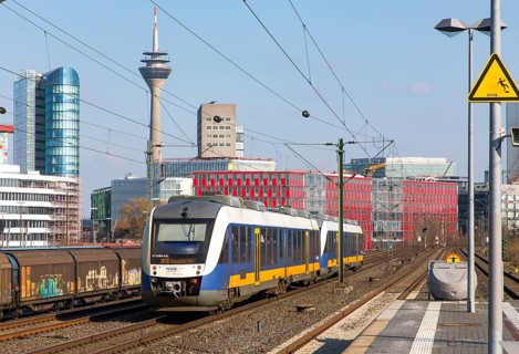 S-Bahn station, Düsseldorf-Hamm stop, Düsseldorf city centre skyline, Medienhafen, local train, NWB