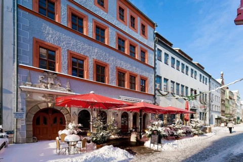Pirna is a large district town and the administrative seat of the Sächsische Schweiz-Osterzgebirge