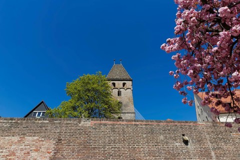 Metzgerturm with an installation by Johannes Pfeiffer, temporary art in public space, contemporary