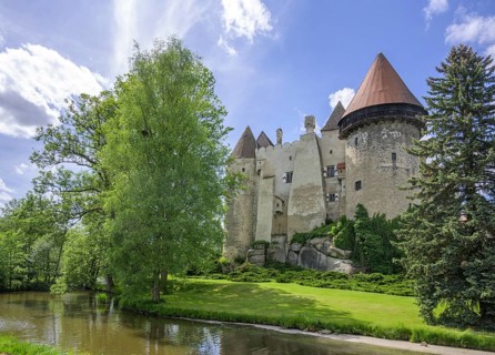 Castle with water-filled moat, Heidenreichstein, Lower Austria, Austria, Europe