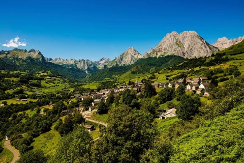Mountain landscape, Lescun, Département Pyrénées-Atlantiques, Region Nouvelle-Aquitaine, Pyrenees,
