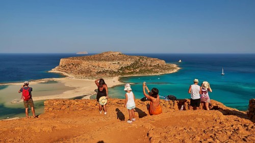 Viewpoint, tourists from behind, Tigani Island, sandbank, Pontikos Island, Gramvoussa Peninsula,