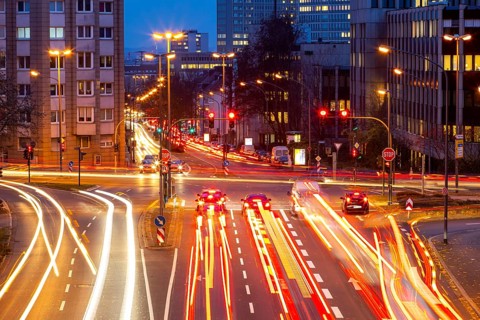 Evening city centre traffic in Essen, large intersection of Bismarckstrasse, B224, Friedrichstrasse