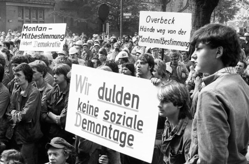 IG Metall warning strike at Hoesch AG Westfalenhuette to preserve co-determination on 29.07.1980 in