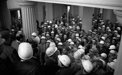 With a siege and temporary occupation of the Hoesch AG headquarters on 11.9.1969, spontaneous