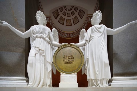 Interior, hall with two of 34 angels, goddesses of victory 3, 3 metres high, monument