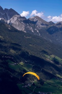 Paraglider in front of alpine panorama, Elfer, Neustift, Stubai Valley, Tyrol, Austria, Europe