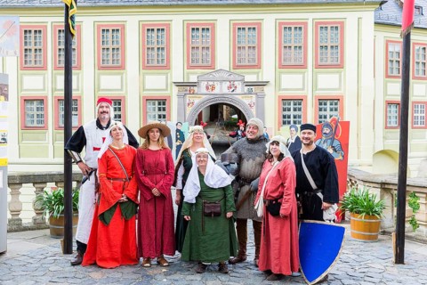 Living Castle, A Visit to the Royal Family
