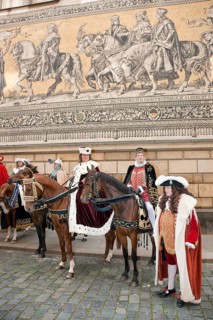 Living procession of princes at the Fürstenzug in Dresden