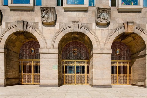 Dresden City Hall, Golden Gate
