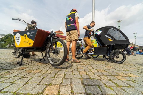 Cargobike Roadshow tours Saxony. Presentation, advice and test rides at the Postplatz