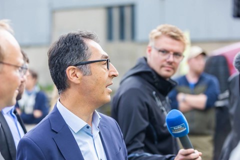 Federal Minister of Food and Agriculture, Cem Özdemir, visits Großdrebnitzer Agrarbetriebsges. mbH