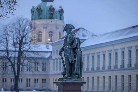 Winter, Monument to Frederick the Great, New Wing, Charlottenburg Palace, Spandauer Damm,