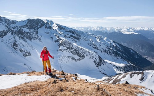 Ski tourers at the summit of the Mitterzeigerkogel in winter, Sellraintal, Kühtai, Tyrol, Austria,