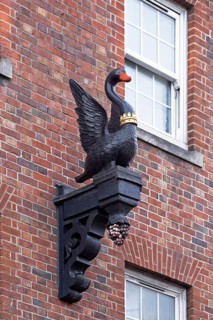 Statue, Black Swan, Black Swan Building, Winchester, Hampshire, England, United Kingdom, Europe