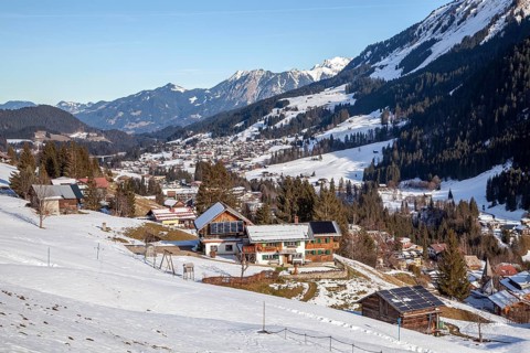 Snowy landscape, winter, Hirschegg in front, Riezlern behind, Kleinwalsertal, Vorarlberg, Austria,