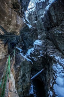 Winter, snowy landscape, hiking trail through the Breitachklamm gorge near Oberstdorf, Oberallgäu,