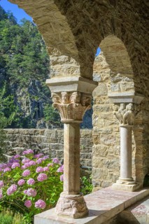 Capital from the cloister of Saint Martin du Canigou Abbey, Casteil, Département Pyrénées-Oriental,