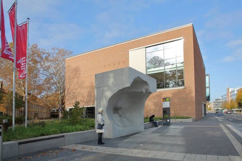 Sculpture Head of Roman Goddess by Jonathan Banz 2021, bus stop LEIZA, public transport, hollow