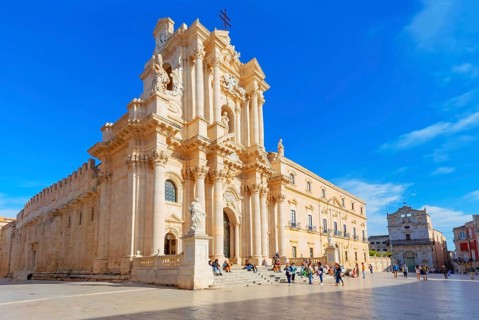 Piazza Duomo, Ortygia, Syracuse, Sicily, Italy, Europe