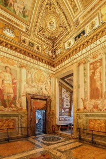 Ceiling painting and golden wall decorations in the Sala Paolina, Pope's chamber, Castel Sant