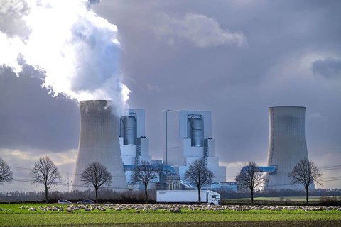 RWE Power lignite-fired power plant Neurath, near Grevenbroich, power plant units F and G, cooling