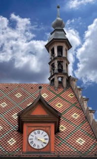 Ornate roof with clock tower and baroque ridge turret, former council drinking parlour, so-called