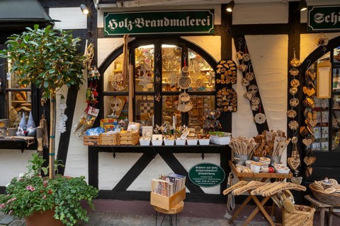 Shop with decorative items made of wood, Handwerkerhof am Königstor, Nuremberg, Middle Franconia,