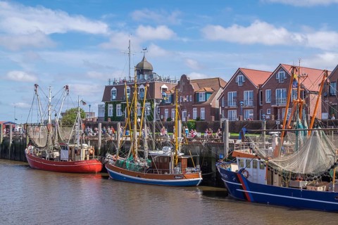 Cutter harbour Neuharlingersiel, shrimp cutter, North Sea, Harlingerland, Lower Saxony, Germany,