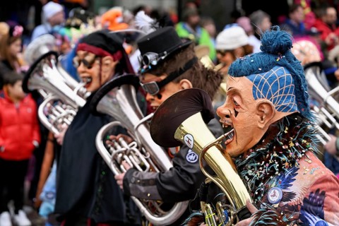 Guggenmusik at the carnival parade of the Wey guild on Rose Monday, Güdismäntig, Lucerne Carnival