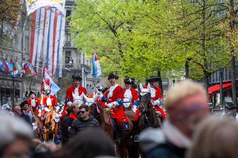 Parade of historically costumed guild members, Oberstrass Guild, Sechseläuten or Sächsilüüte,