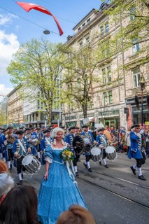 Drummers at the parade of historically costumed guild members, Zunft zur Meisen, Sechseläuten or