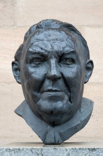 Professor Dr Ludwig Erhard, Federal Minister of Economics, Federal Chancellor, Bust, Fürth, Middle