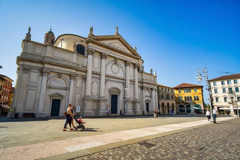 Church of San Giovanni Battista, Piazza Liberta, Bassano del Grappa, Veneto, Italy, Europe